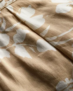 Hobbes Stretch-Linen Short in Stone Khaki/Off-White><noscript><img width=