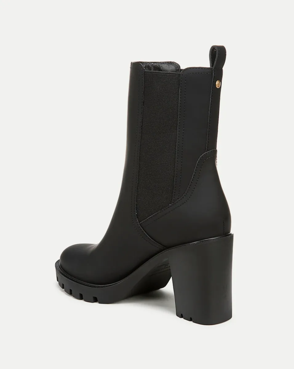 Riley Chelsea Bootie in>Veronica Beard Hot